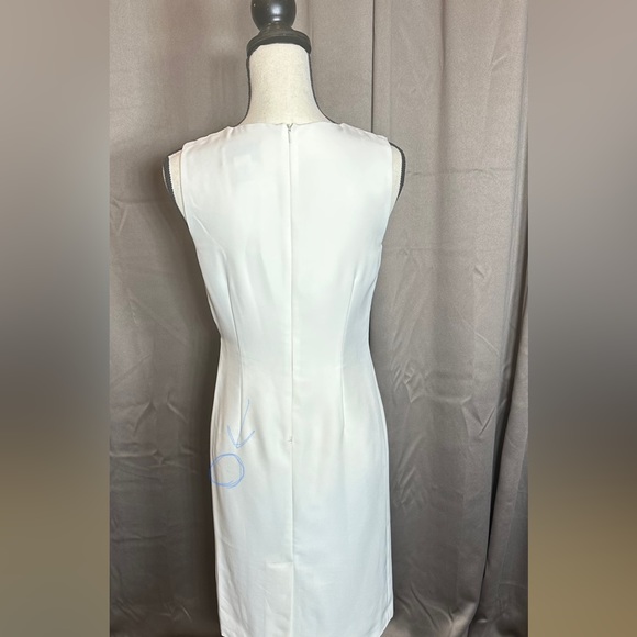 White sheath dress from Bloomingdale’s, pleated shoulder detail, size 4 - Picture 4 of 4